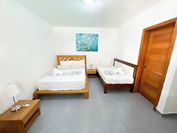 CARIBBEAN Ocean Breeze Beach HOTEL