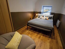 White Willow Apartment