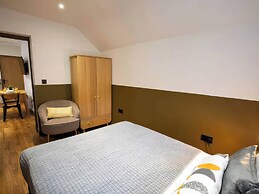 White Willow Apartment