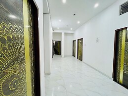 AVR MOTEL