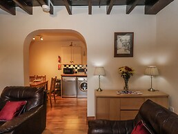 2 High Stakesby Cottages