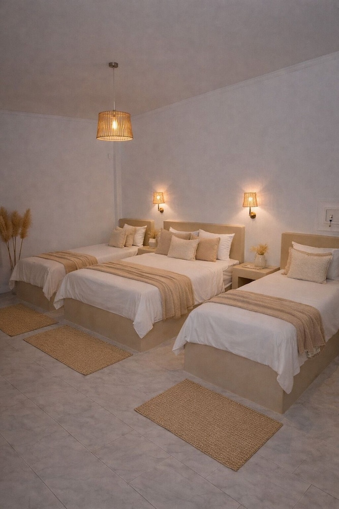 Noème Santorini