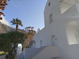 Noème Santorini