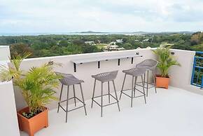 Marbella PH Rooftop Oasis in Costa Brava, Ceiba