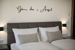 Alpine Apartment With Dream View & Garden Feeling