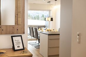 Alpine Apartment With Dream View & Garden Feeling