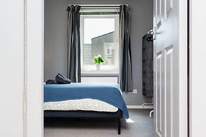 2 Bedroom Flat - Free Parking