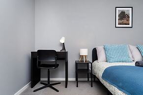 2 Bedroom Flat - Free Parking