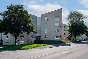 2 Bedroom Flat - Free Parking
