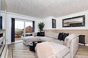 2 Bedroom House-free Parking