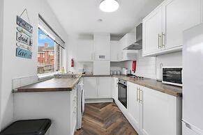 3bedroom House - Free Parking