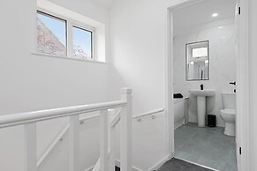 3bed House-free Parking