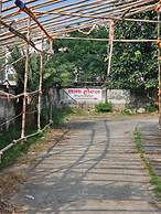 Lama Hotel Barabar