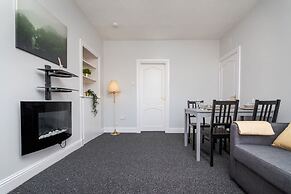 3 Bedroom Flat - Free Parking