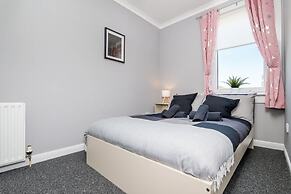 3 Bedroom Flat - Free Parking