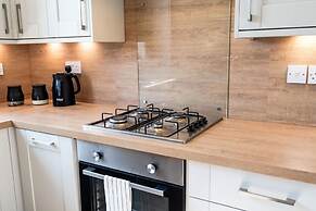3 Bedroom Flat - Free Parking