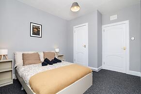 3 Bedroom Flat - Free Parking