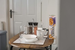 3 Bedroom House With Free Parking