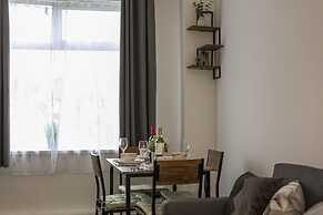 3 Bedroom House With Free Parking