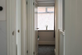3 Bedroom House With Free Parking