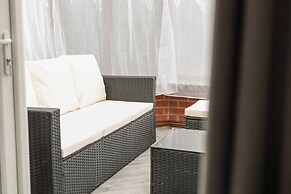 3 Bedroom House With Free Parking