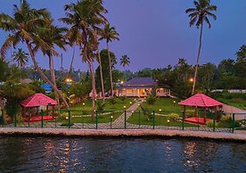 Ashtamudi Lake Villa by VOYE HOMES