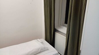 Bright 2BR Stay Close to Stadthalle