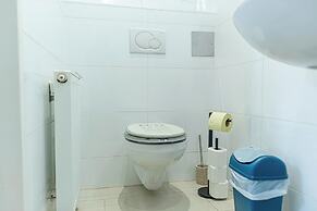 Budget 2BR Apt Near Wiener Stadthalle