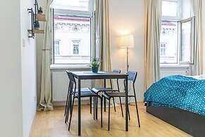 Budget 2BR Apt Near Wiener Stadthalle