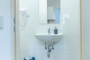 Budget 2BR Apt Near Wiener Stadthalle