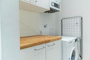 Budget 2BR Apt Near Wiener Stadthalle
