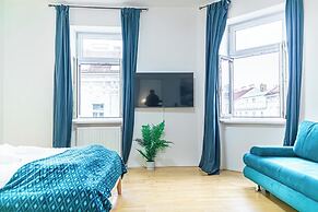 Budget 2BR Apt Near Wiener Stadthalle