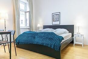 Budget 2BR Apt Near Wiener Stadthalle
