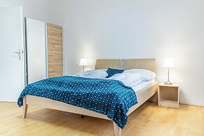 Budget 2BR Apt Near Wiener Stadthalle