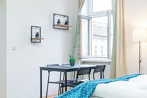 Budget 2BR Apt Near Wiener Stadthalle