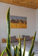 Dar Makai Surf Hotel