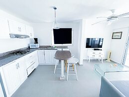 MINI BEACH STUDIOS