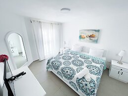 MINI BEACH STUDIOS