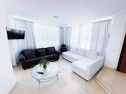 MINI BEACH STUDIOS