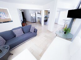 MINI BEACH STUDIOS