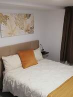 La Petite For t Seaview Flat in Marbella