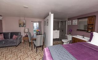 Majestic Heights Bed & Breakfast