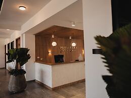 Hotel Antara Resort