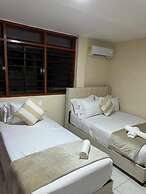 HOTEL LADYMAR