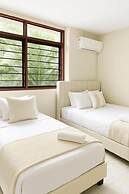HOTEL LADYMAR