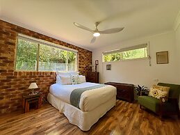 Tropic Lodge by Charlesworth