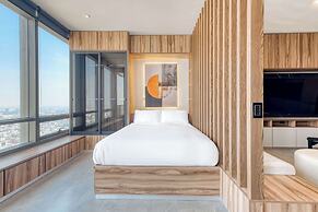 Luxury Studio - Revolution Monument View - Pool