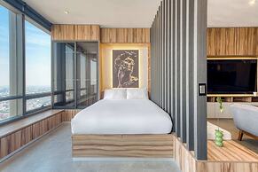 Luxury Studio - Pool - Revolution Monument View