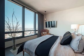 Studio Overlooking the Revolution Monument
