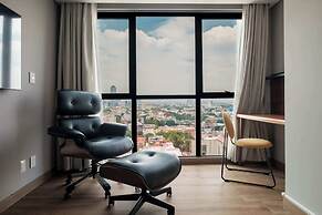 Studio With Amazing View - Great Location - Pool